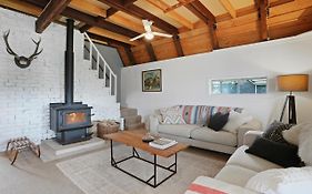 Snow Chalet - Fairlie Holiday Home